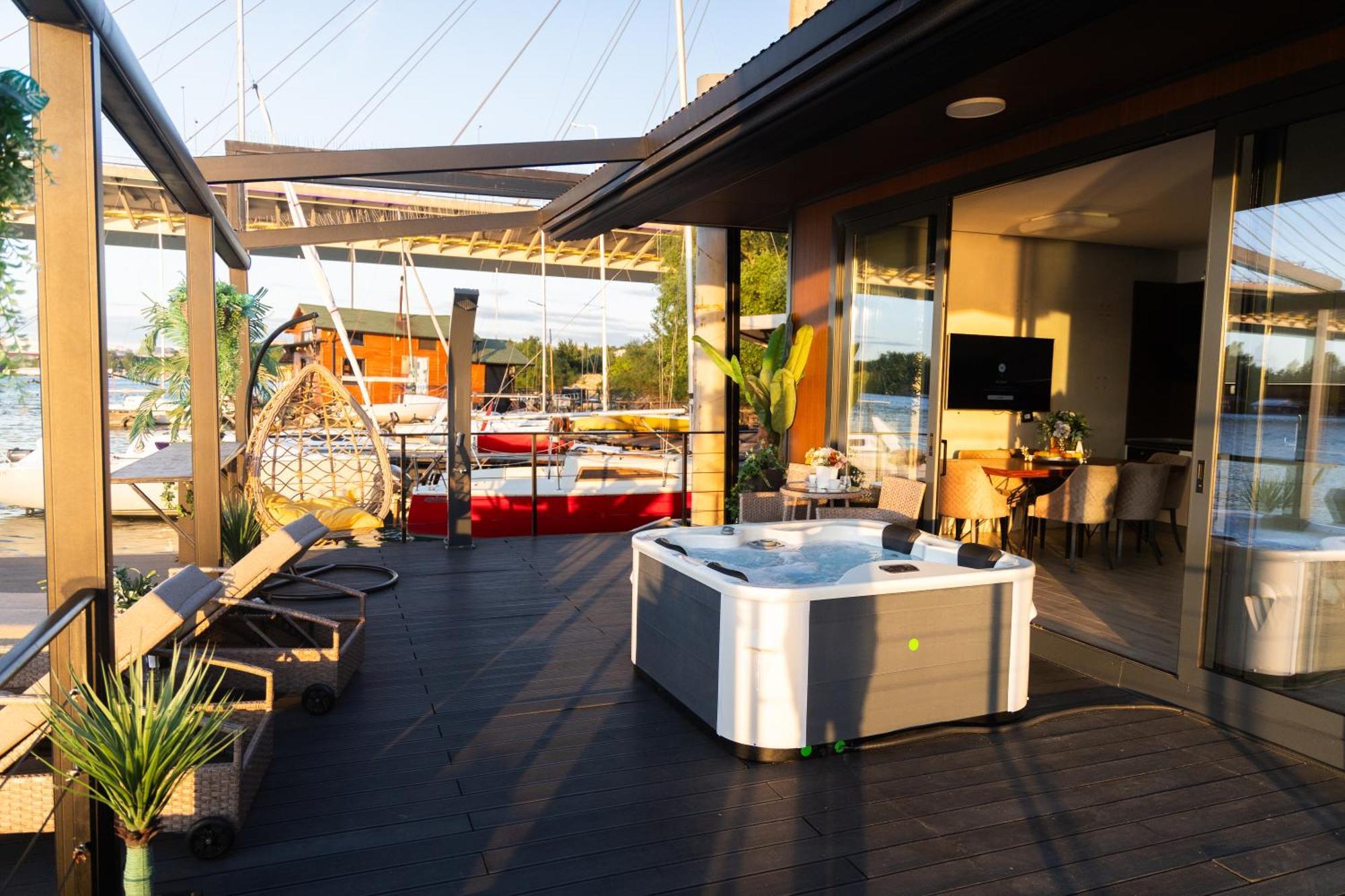Ada Moment Splav- Kuca Na Reci Beograd- Floating House On Sava River ,Βελιγράδι Εξωτερικό φωτογραφία